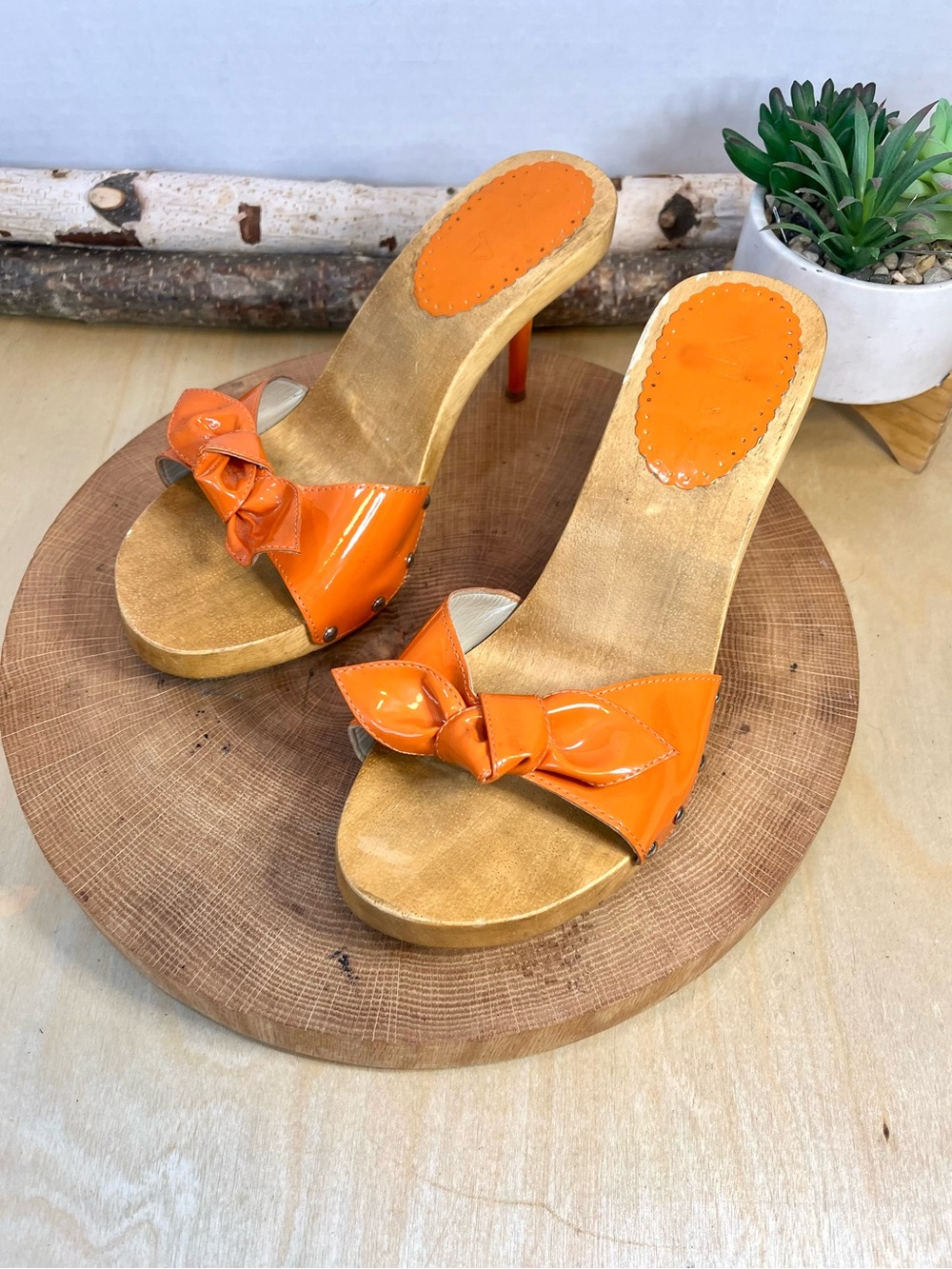 MIA Vintage Orange Patent Wooden Platform Slide Heels Studded Bow 8